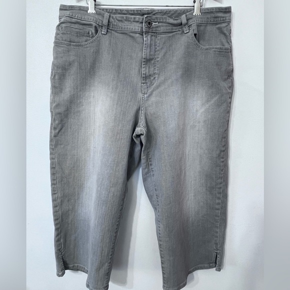 Chico's Denim - Chico’s Platinum Gray Cropped Jeans Size 3 Stretch‎ Denim